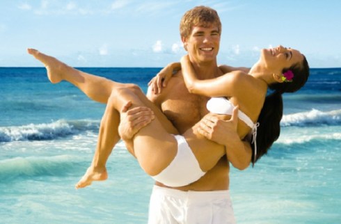 Huatulco couple laughing