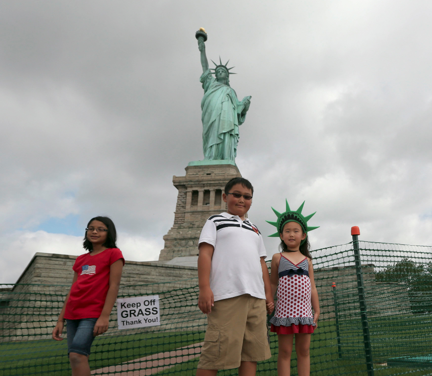 kids and statue